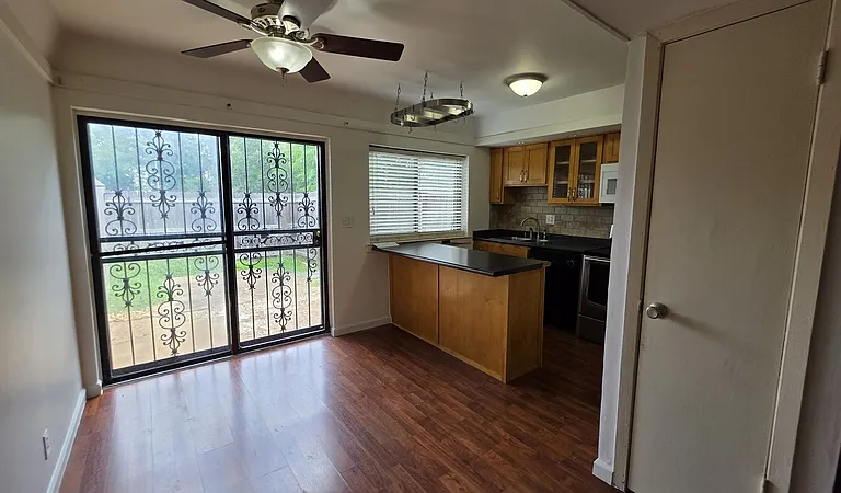 1896 Poplar Woods Cir E #1-3 — Photo 2