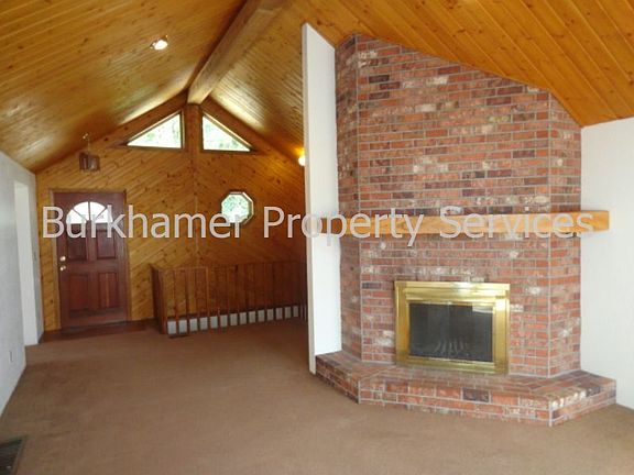 4th image of 15 Cougar Hills Ln