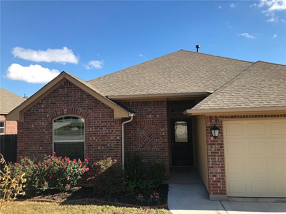 3rd image of 520 Cerezo Dr