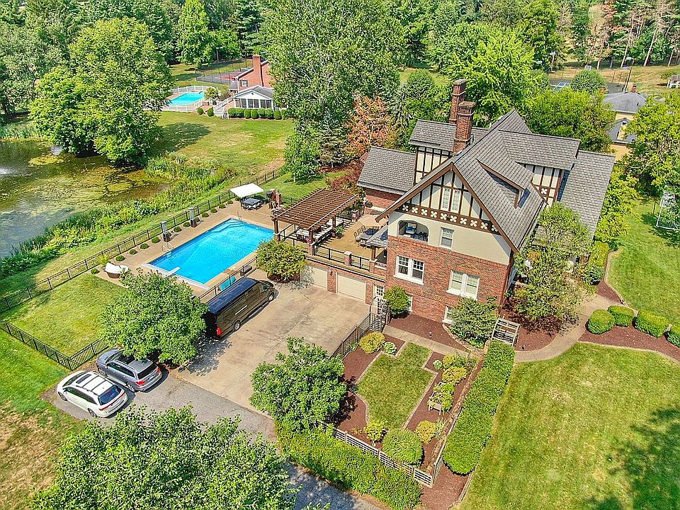 13 Floral Dr, Wheeling, WV 26003 Zillow