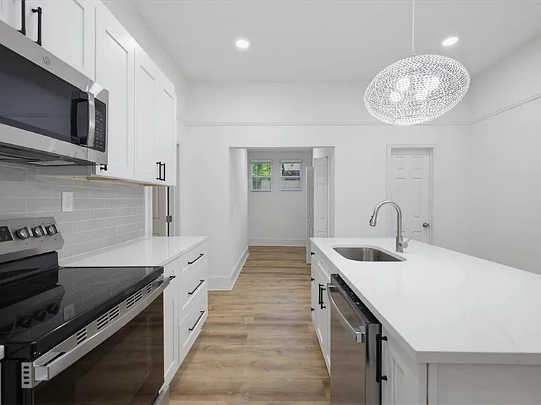 498 Connally St SE — Photo 10