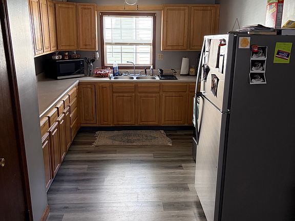 3rd image of 608 N Sexton St