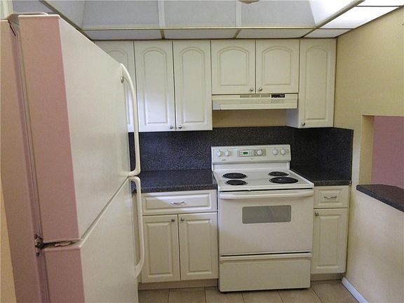 3rd image of 8101 Sunrise Lakes Drive #106