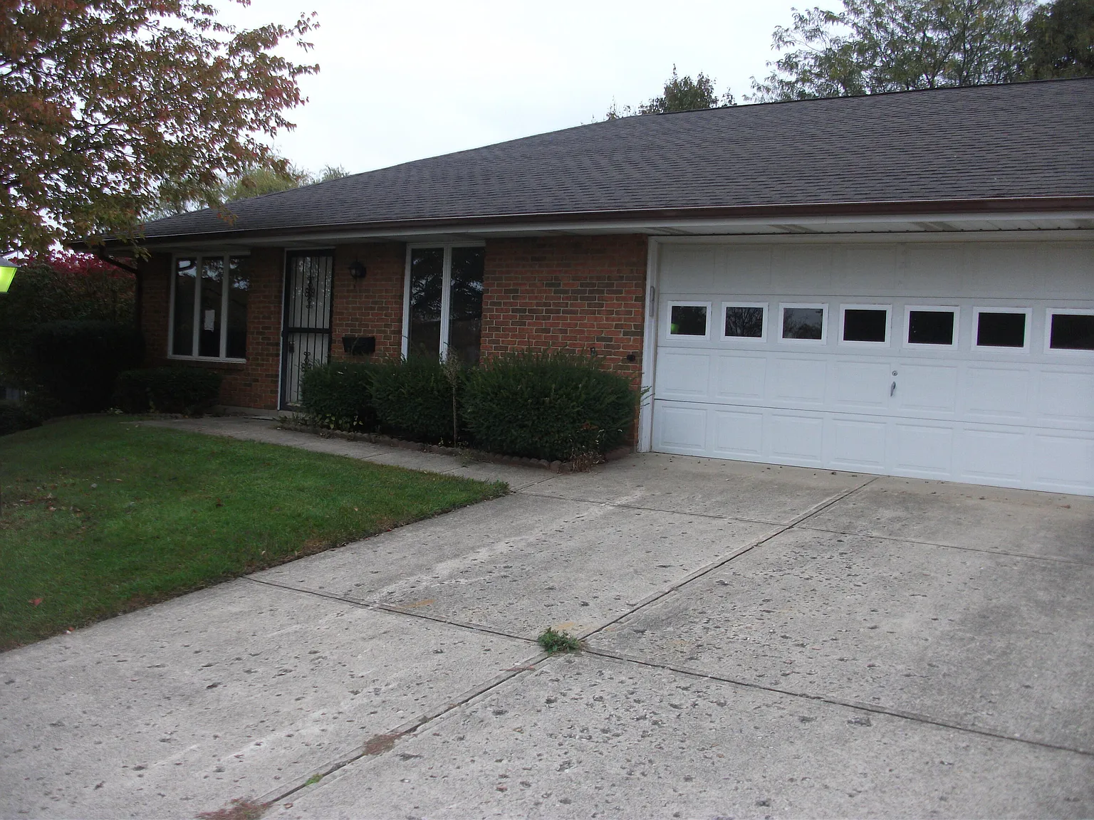 712 Grandview Dr photo 1