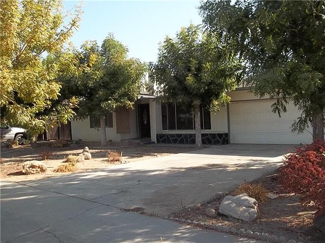2nd image of 646 N Eaton Ave