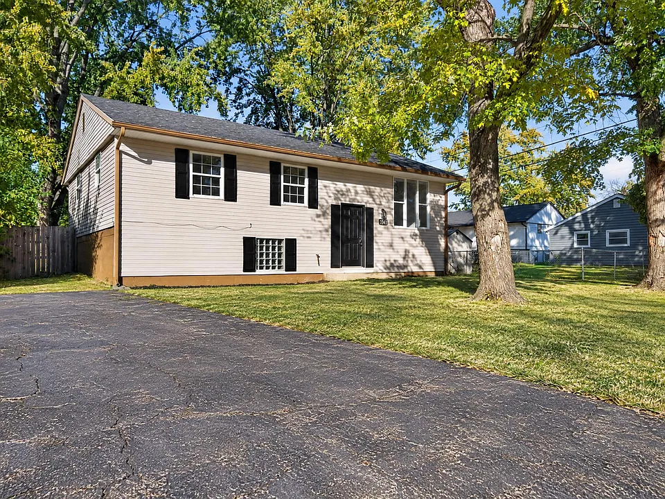 1412 Gleneagles Dr