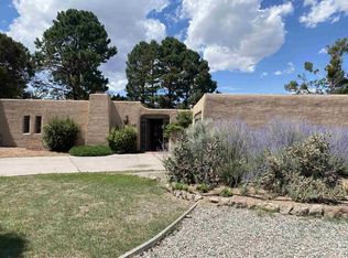 548 Todd Loop, White Rock, NM 87547