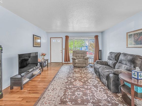 4th image of 1104 Stanfield Rd