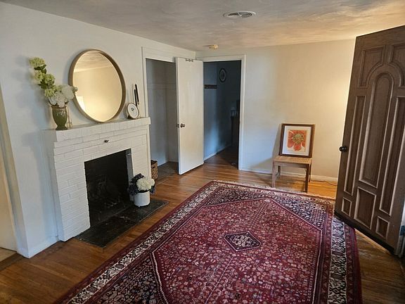 3rd image of 13 Park Ln