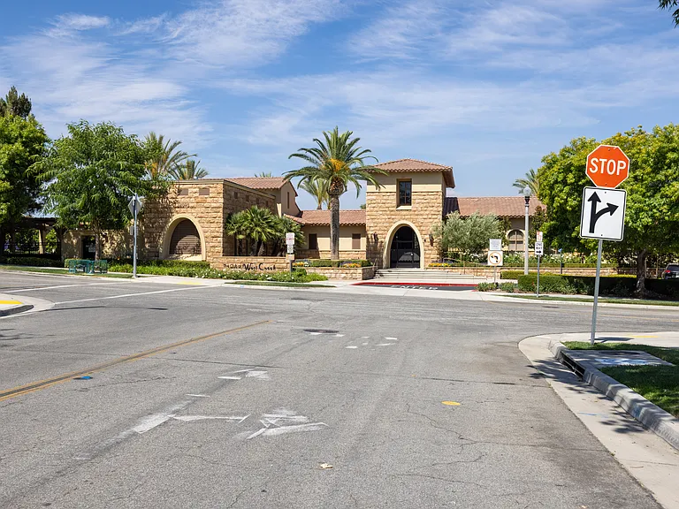 24153 Paseo Del Rancho Dr — Photo 25