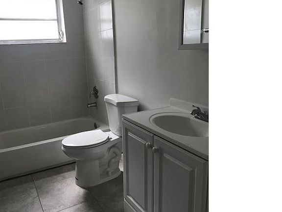 3rd image of 16890 NE 21st Ave APT 4
