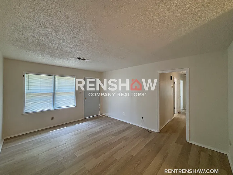 3576 Debby Dr — Photo 3
