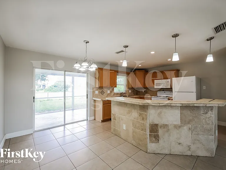 2225 Tropicana Pkwy W — Photo 6