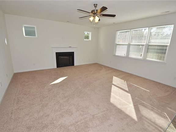 3rd image of 125 Shea St