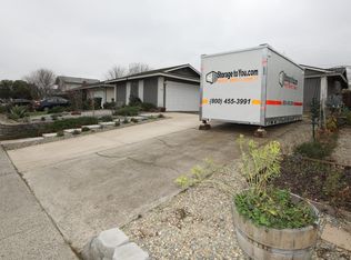 9208 La Riviera Dr, Sacramento, CA 95826