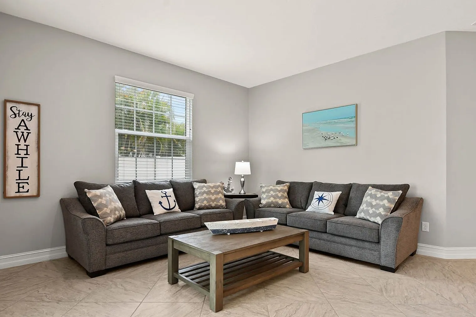 5 bed, 4.0 bath, $5,842 — Photo 2