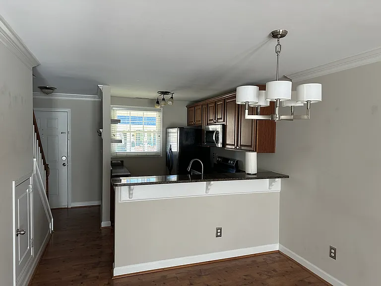 1344 Green Oaks Ln #M — Photo 5