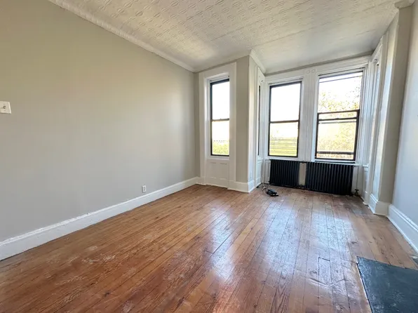 716 Sackett Street image 2 of 13