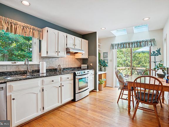3rd image of 5501 Burley Ct