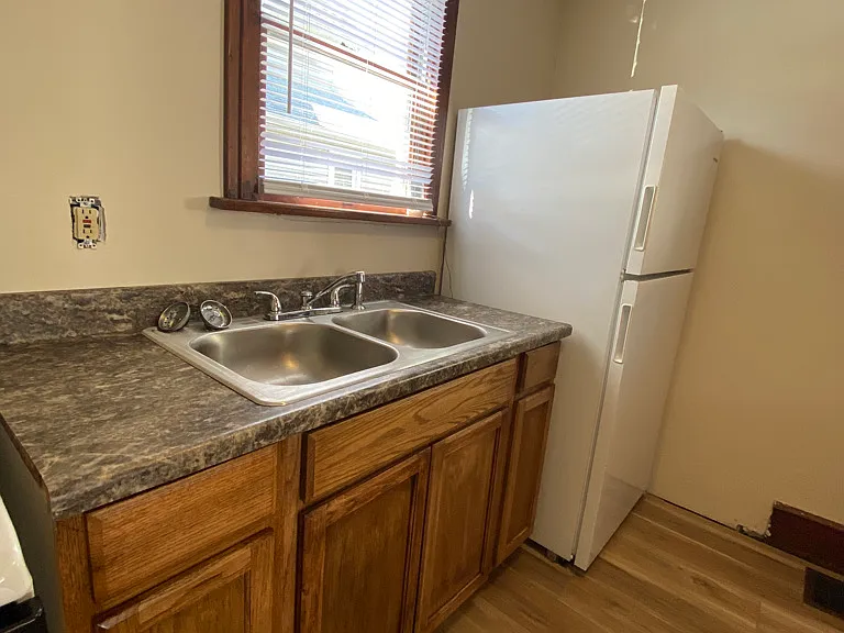 1204 Memorial Ave #3 — Photo 9