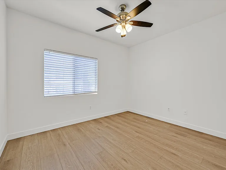 2291 W Horizon Ridge Pkwy #1206 — Photo 6
