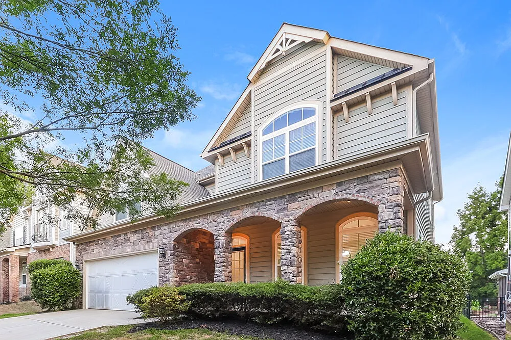 5 bed, 3.0 bath, 2988 sqft, $3,790 — Photo 4