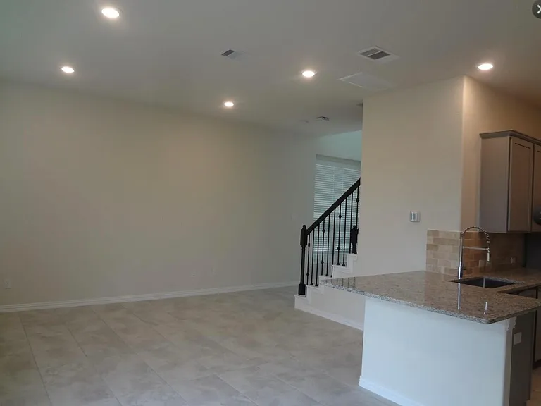 1627 Ryon Falls Dr — Photo 4
