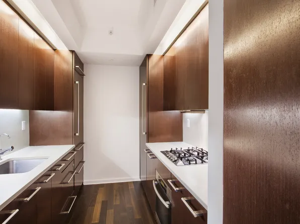 340 East 23rd Street image 2 of 6