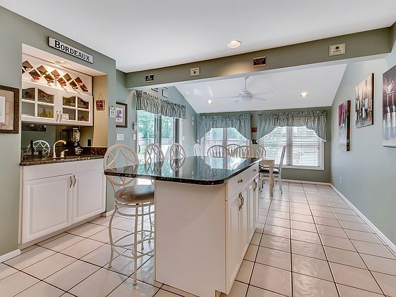 5th image of 60 Pine Edge Dr