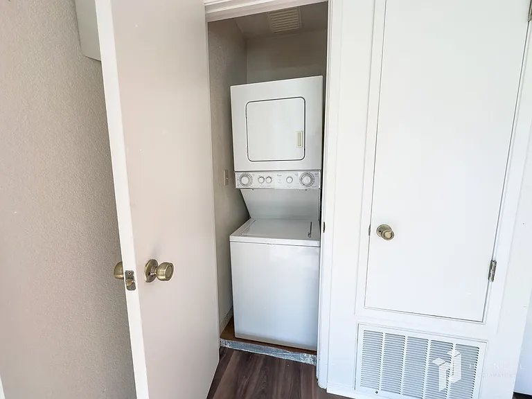 Amanda Place Apartments — Photo 48