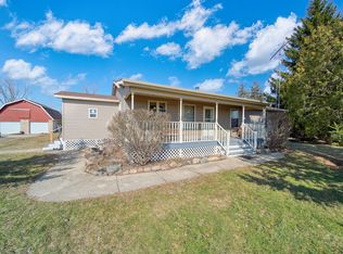 18598 Bradstreet Rd, Hudson, MI 49247