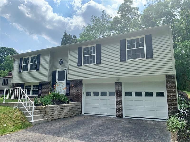 1st image of 134 Crestwood Dr