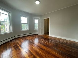 577 Willow St APT 2, Woonsocket, RI 02895