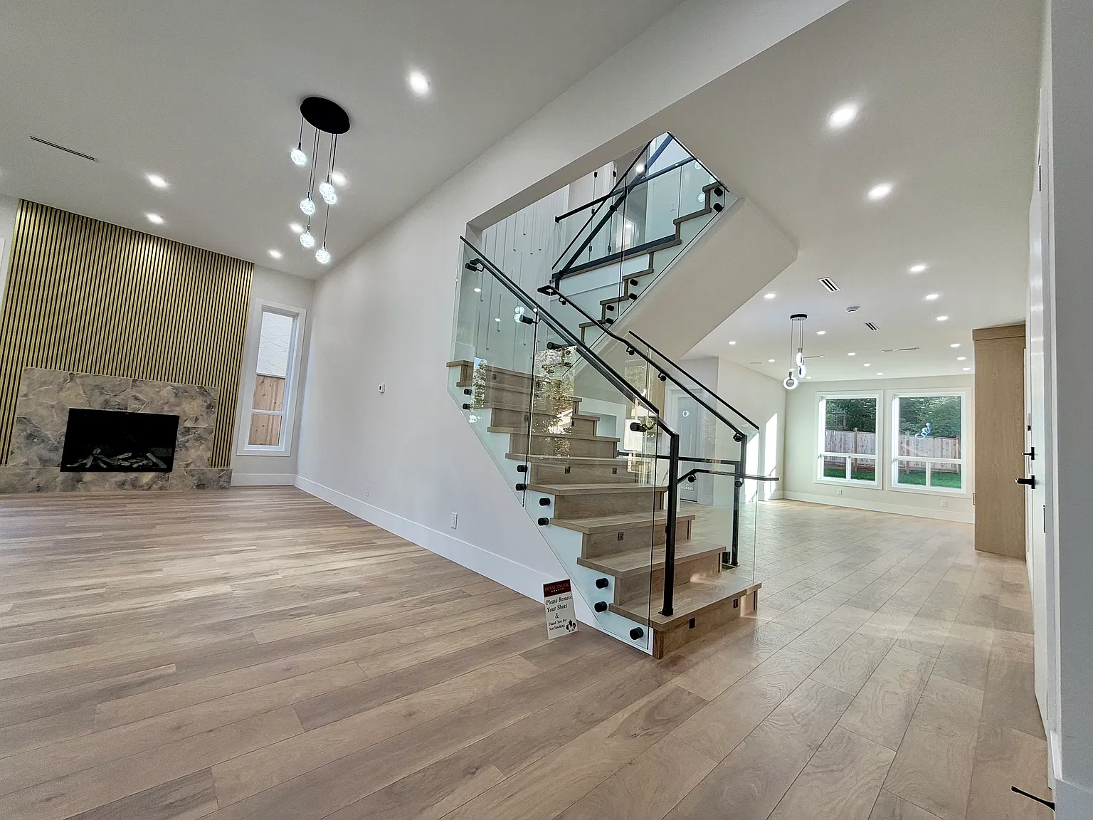 5 bed, 2800 sqft, $4,800 — Photo 2