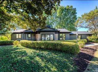 5539 Raven Rd, Bloomfield Hills, MI 48301