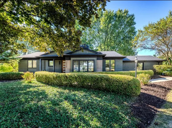 5539 Raven Rd, Bloomfield Hills, MI 48301