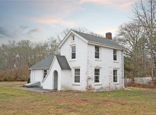 171 Hewitt Rd, Mystic, CT 06355