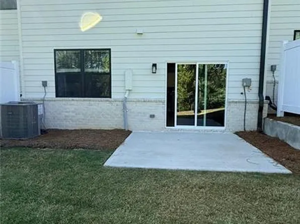 1030 Sutherland Ln, Lawrenceville, GA 30043