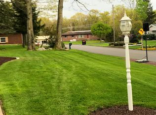 55 Forest Dr, Mountain Top, PA 18707