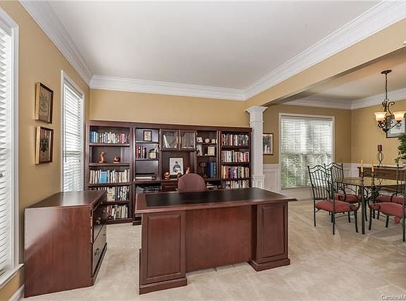 5th image of 722 Moss Creek Dr