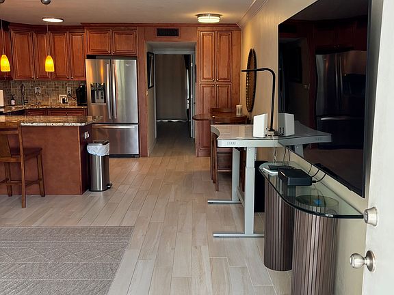 3rd image of 917 N Flagler Dr APT 210