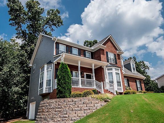 2nd image of 3888 Landmark Dr