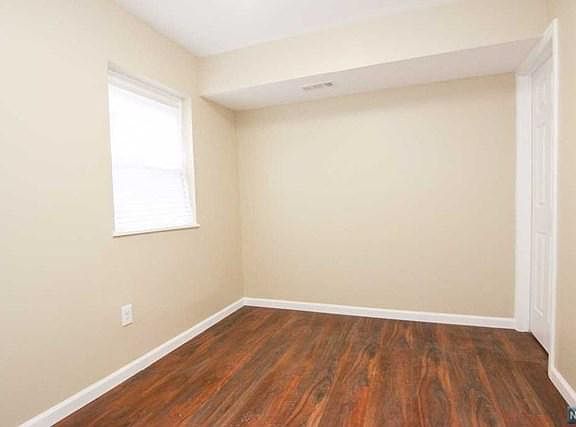 5th image of 196A Broadway #2111