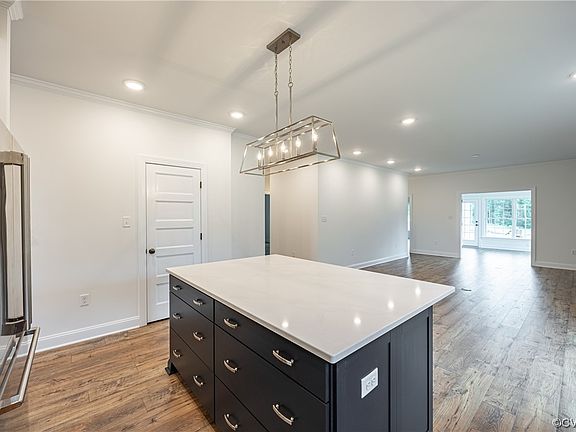 5th image of 10369 Silver Willow Place Gln