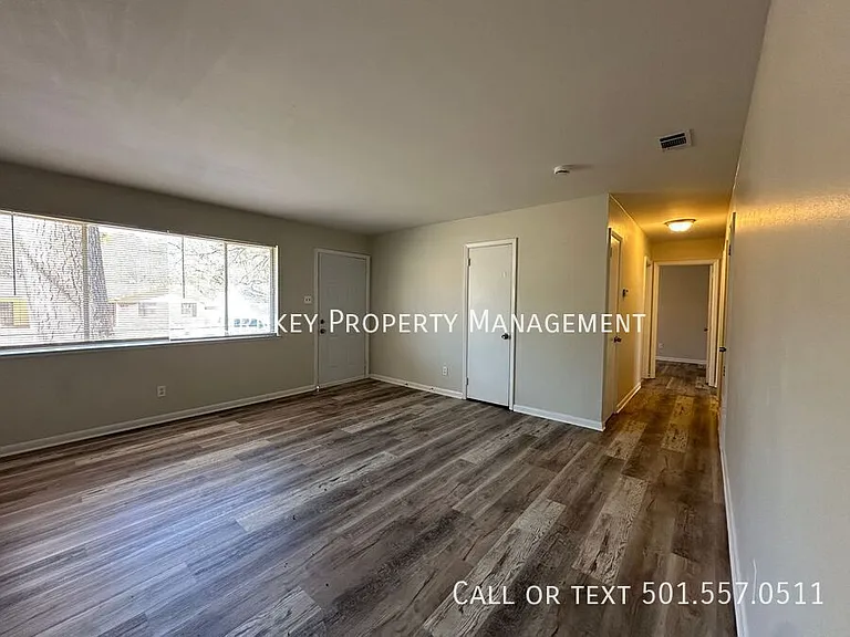 5913 Lyndell Dr — Photo 6
