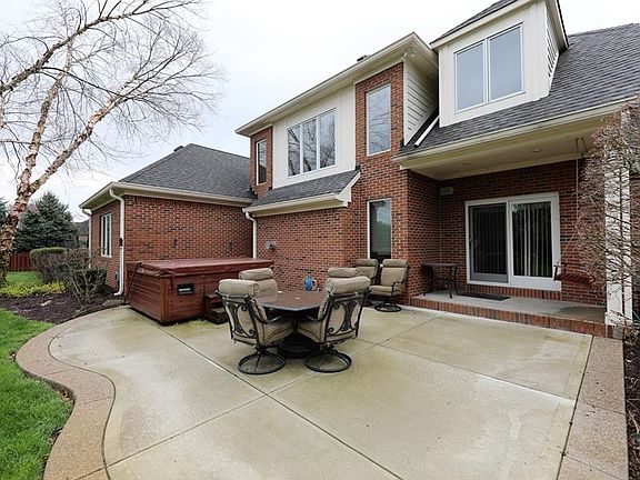 3rd image of 9965 N Mirafield Ln