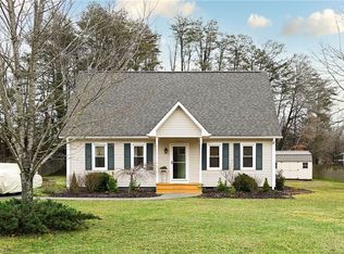 5013 Sunny Ln, Walkertown, NC 27051