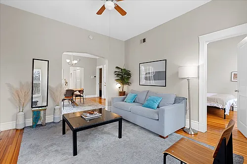 1335 W Wrightwood Ave #2F Photo 1