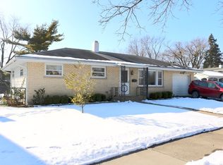 478 N 6th Ave, Addison, IL 60101