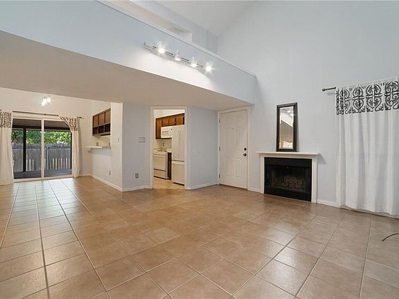 3rd image of 1207 Hazelton St APT B